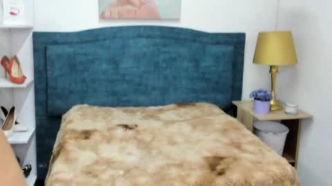 Isabel online show from April 15, 12:45 pm