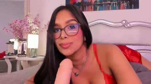 Snapshot of isasaenz_ chatting on November 19, 11:05 pm Isa Saenz online show from November 19, 11:05 pm