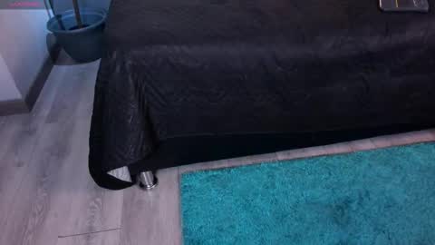 Snapshot of isasanders chatting on October 14, 8:09 pm I S A S AN D E R S online show from October 14, 8:09 pm