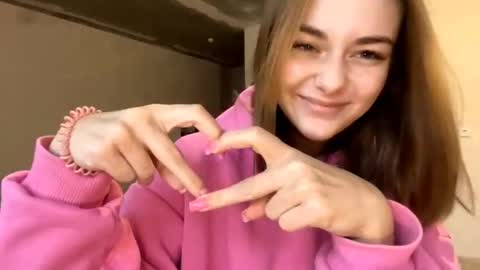 Snapshot of isauratorkelson chatting on November 14, 7:29 am Issa online show from November 14, 7:29 am