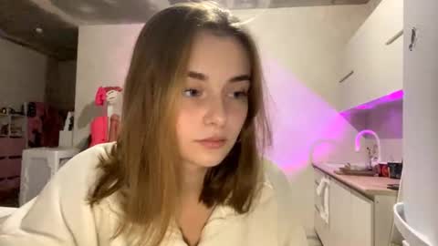 Snapshot of isauratorkelson chatting on November 18, 8:13 pm Issa online show from November 18, 8:13 pm