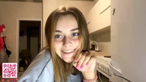 Snapshot of isauratorkelson chatting on November 23, 8:08 pm Issa online show from November 23, 8:08 pm