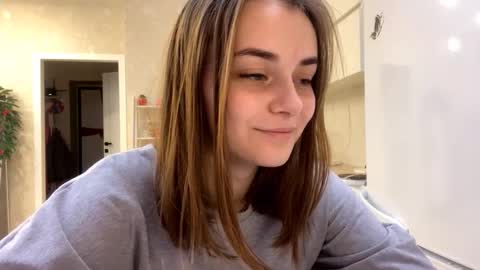 Snapshot of isauratorkelson chatting on December 19, 5:14 am Issa online show from December 19, 5:14 am