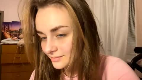 Snapshot of isauratorkelson chatting on March 13, 9:10 pm Issa online show from March 13, 9:10 pm