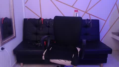 Snapshot of ise_lunny chatting on June 20, 10:56 pm isabela online show from June 20, 10:56 pm