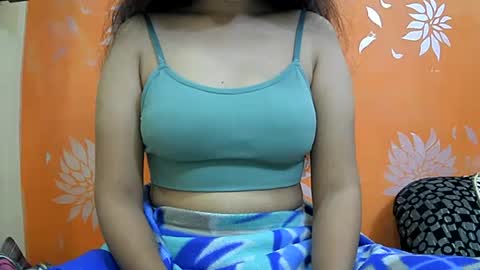 Snapshot of ishika_singh_ chatting on December 16, 2:25 am ishika_singh_ online show from December 16, 2:25 am