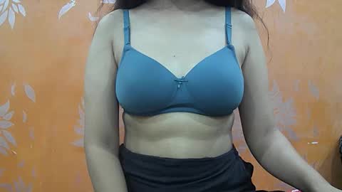 Snapshot of ishika_singh_ chatting on October 13, 1:49 am ishika_singh_ online show from October 13, 1:49 am