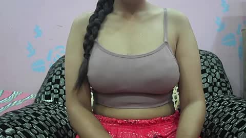 Snapshot of ishika_singh_ chatting on June 21, 1:52 am ishika_singh_ online show from June 21, 1:52 am
