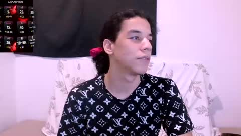 Snapshot of isidroglasc chatting on July 19, 11:08 pm Isidro online show from July 19, 11:08 pm