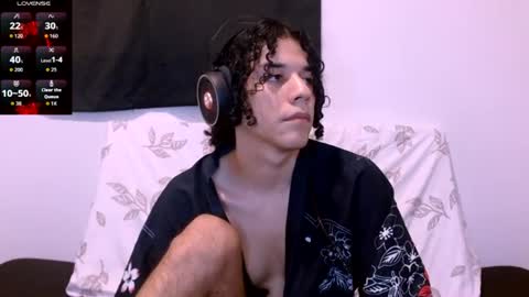 Snapshot of isidroglasc chatting on August 2, 3:38 am Isidro online show from August 2, 3:38 am
