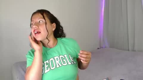 Snapshot of isis_cb17 chatting on January 30, 8:42 pm Isis online show from January 30, 8:42 pm