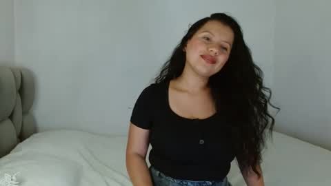 Snapshot of isis_cb17 chatting on March 5, 6:34 pm Isis online show from March 5, 6:34 pm