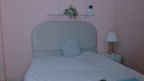 Snapshot of isis_cb17 chatting on November 13, 9:08 am Isis online show from November 13, 9:08 am