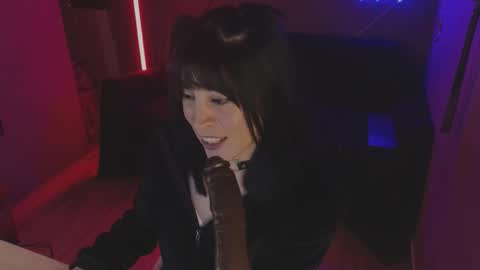 Snapshot of isis_diosa chatting on November 24, 10:42 pm Ana Maria online show from November 24, 10:42 pm