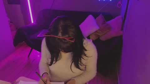 Snapshot of isis_diosa chatting on December 1, 3:11 am Ana Maria online show from December 1, 3:11 am