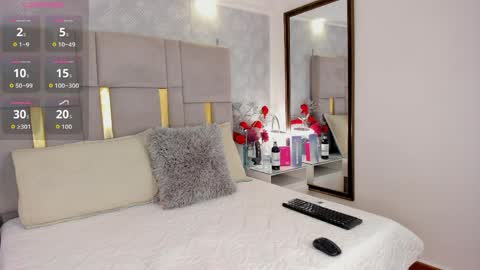 Snapshot of isisbrown_ chatting on May 22, 8:36 pm ISIS online show from May 22, 8:36 pm