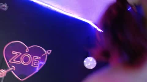 Snapshot of isisjones18 chatting on September 20, 4:24 am Isisjones18 online show from September 20, 4:24 am