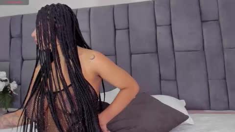 Snapshot of isislarah chatting on October 23, 4:23 am Isis Larah online show from October 23, 4:23 am