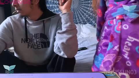 Snapshot of isissun03 chatting on October 6, 1:52 pm Isis SUN online show from October 6, 1:52 pm