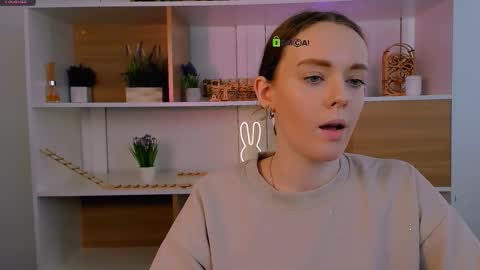 Snapshot of isla_dior chatting on December 16, 7:35 am isla_dior online show from December 16, 7:35 am