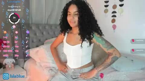 Isla Blue online show from August 1, 11:47 pm