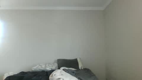 island625103 online show from January 13, 6:35 pm