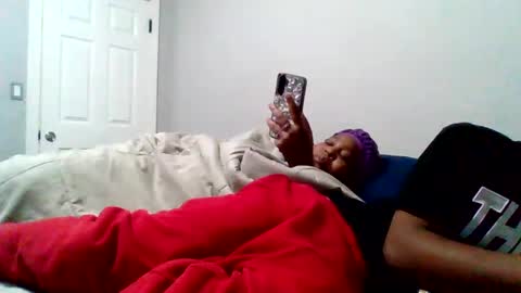 Snapshot of islandmaker chatting on November 11, 6:35 am islandmaker online show from November 11, 6:35 am