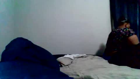 Snapshot of islandmaker chatting on June 2, 5:59 pm islandmaker online show from June 2, 5:59 pm