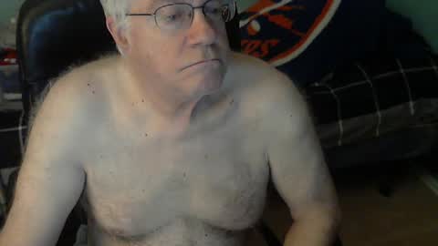 Snapshot of islesman22 chatting on October 5, 9:29 am islesman22 online show from October 5, 9:29 am