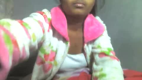 Snapshot of ismayrah chatting on June 8, 4:02 am ismayrah online show from June 8, 4:02 am