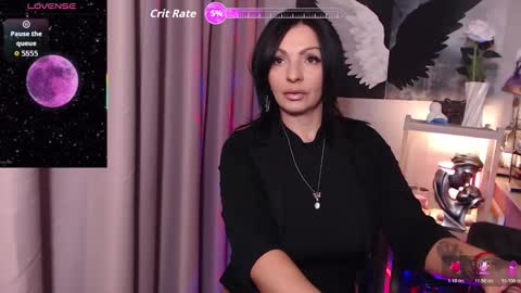 Snapshot of israakarmaa chatting on November 4, 5:50 am Rebecca online show from November 4, 5:50 am