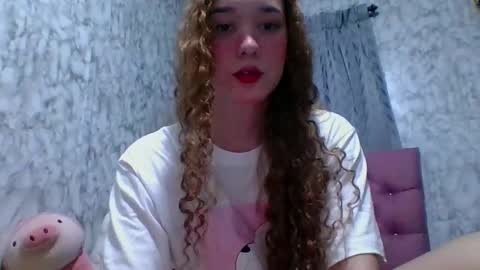 Snapshot of issa30213 chatting on December 28, 2:22 am Issa online show from December 28, 2:22 am