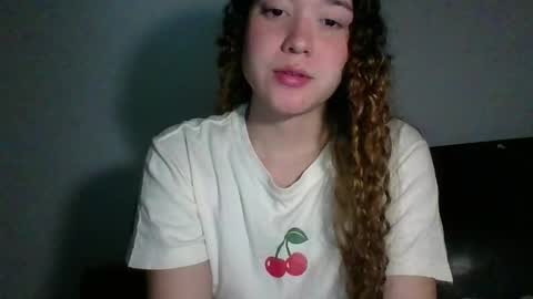 Snapshot of issa30213 chatting on December 15, 2:49 am Issa online show from December 15, 2:49 am