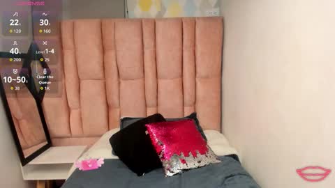 ISSA MILF online show from February 3, 1:27 pm