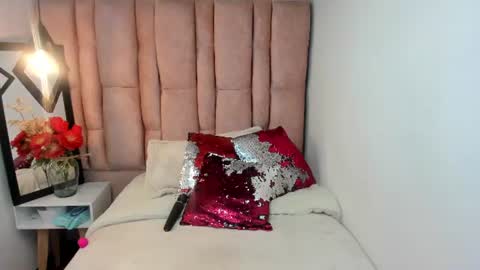 ISSA MILF online show from July 17, 1:51 pm