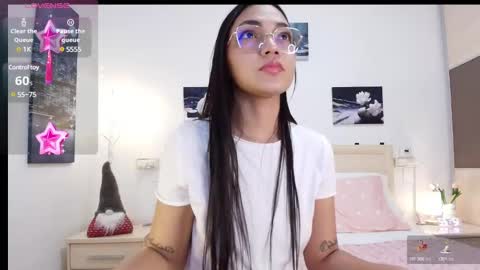 issa ruiz07 online show from December 13, 1:44 pm