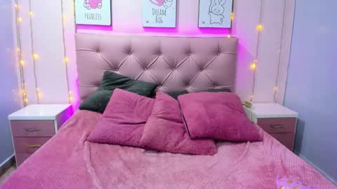 Snapshot of issaa_tyler chatting on November 5, 3:17 am Issa online show from November 5, 3:17 am