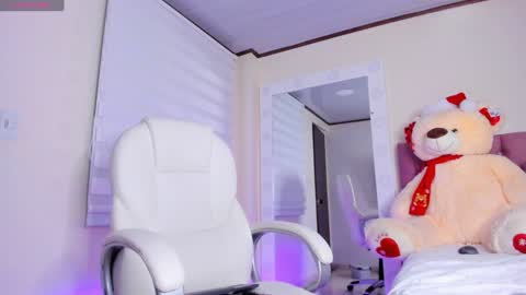 Isa  online show from December 21, 9:23 am