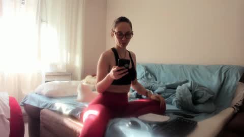 Issabelle online show from February 26, 6:47 am