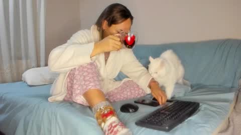 Issabelle online show from October 1, 5:35 am