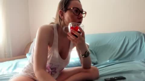 Issabelle online show from April 30, 5:03 am