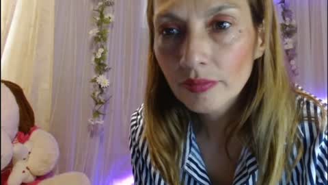 Snapshot of italagomez chatting on January 25, 10:28 pm Itala Gomez online show from January 25, 10:28 pm