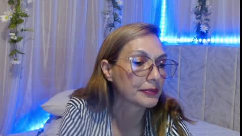 Snapshot of italagomez chatting on February 9, 12:06 am Itala Gomez online show from February 9, 12:06 am