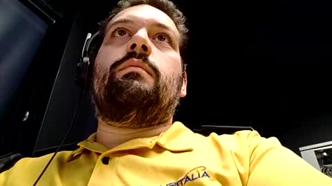 Snapshot of italianbigboy93 chatting on October 9, 8:23 am italianbigboy93 online show from October 9, 8:23 am