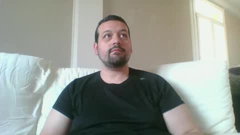 italianbigboy932 online show from April 17, 11:57 am