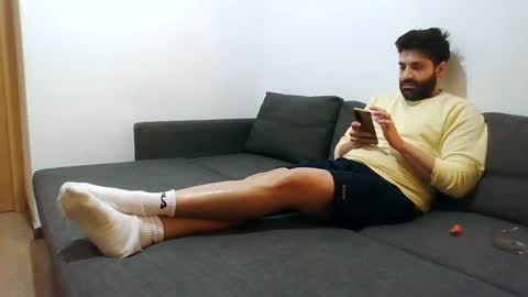 Snapshot of italianboybcn chatting on January 10, 8:18 am italianboybcn online show from January 10, 8:18 am