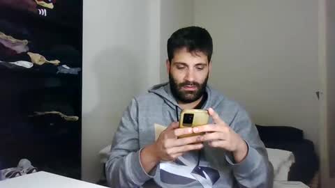 Snapshot of italianboybcn chatting on February 23, 9:33 am italianboybcn online show from February 23, 9:33 am