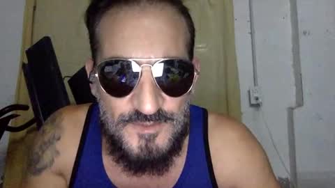 Snapshot of italiankingstripper chatting on January 20, 12:04 am italiankingstripper online show from January 20, 12:04 am