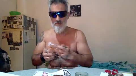 Snapshot of italiankingstripper chatting on February 13, 2:46 pm italiankingstripper online show from February 13, 2:46 pm