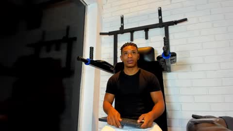 Italo Moore online show from September 30, 11:15 am